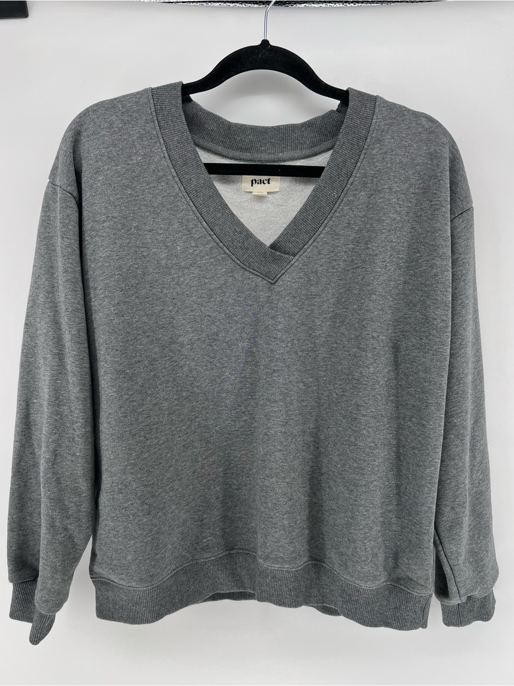 Pact Gray Organic Cotton V-Neck Sweatshirt Sz L Fleece casual athleisure Minimal